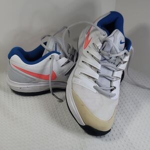 Nike Men’s White Sneakers with Coral Swoosh and Blue Lining